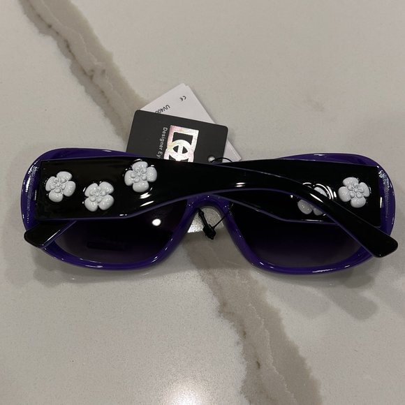 ***SALE***NWT White Camellia Flowers Sunglasses 100 UV Protection Black/Purple - Picture 4 of 7